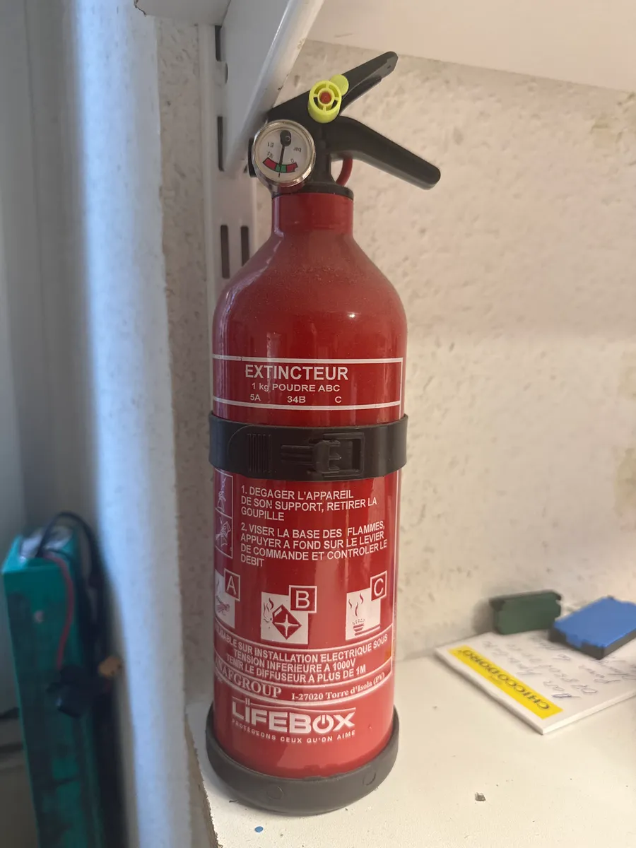 Extincteur 1 kg poudre ABC Lifebox — photo 1