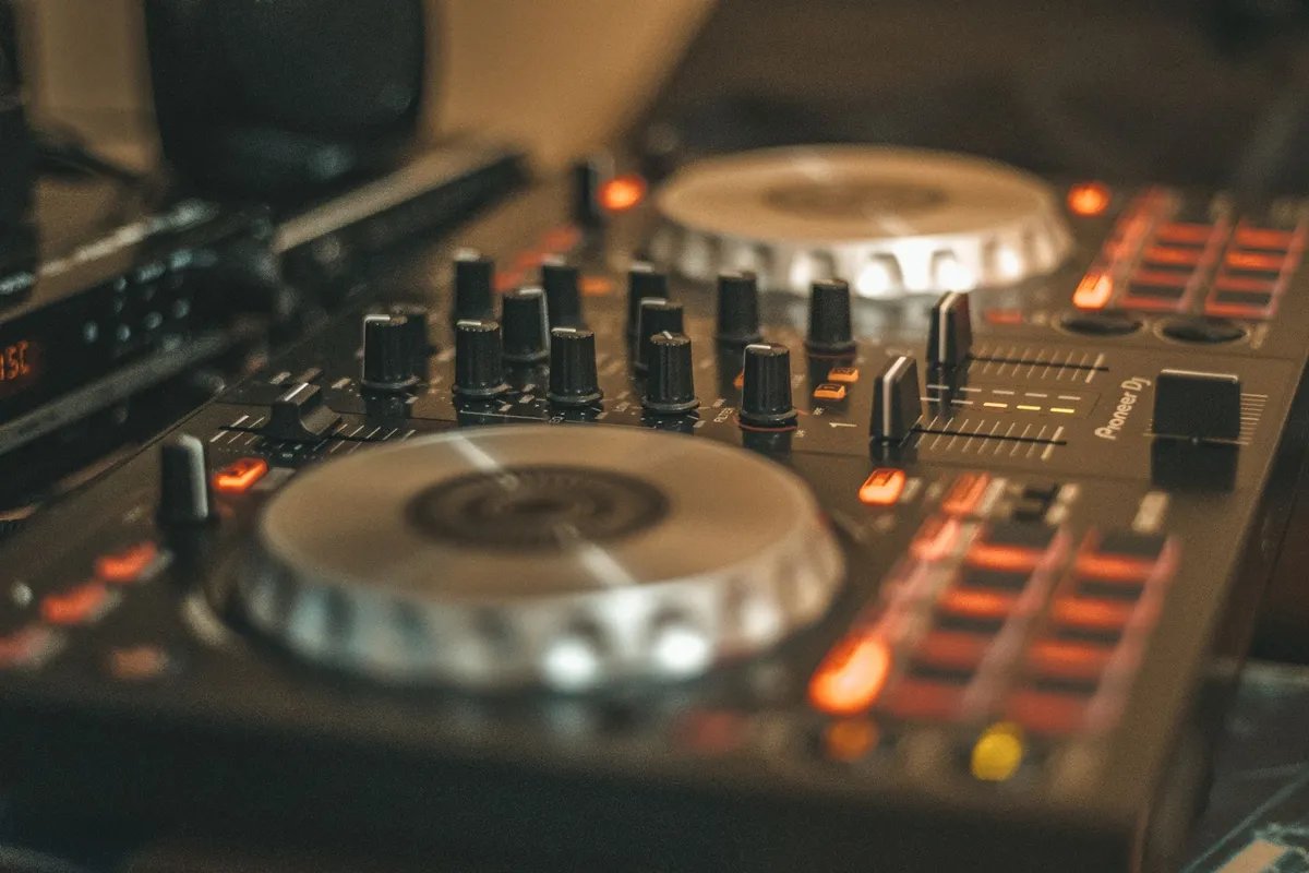 Contrôleur DJ Pioneer DDJ-400 — photo 1