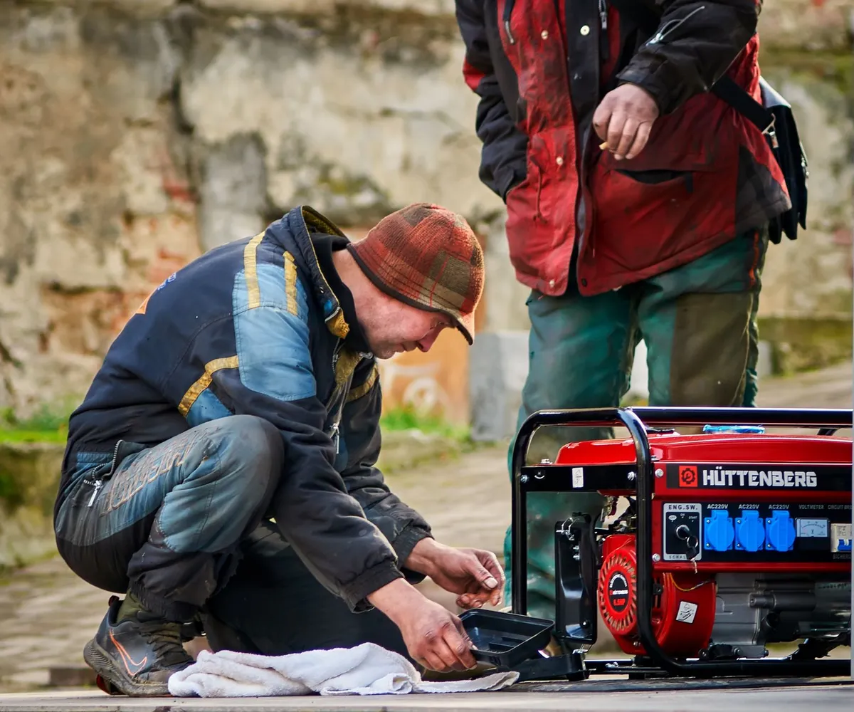 Groupe électrogène essence 2200 W silencieux — photo 1
