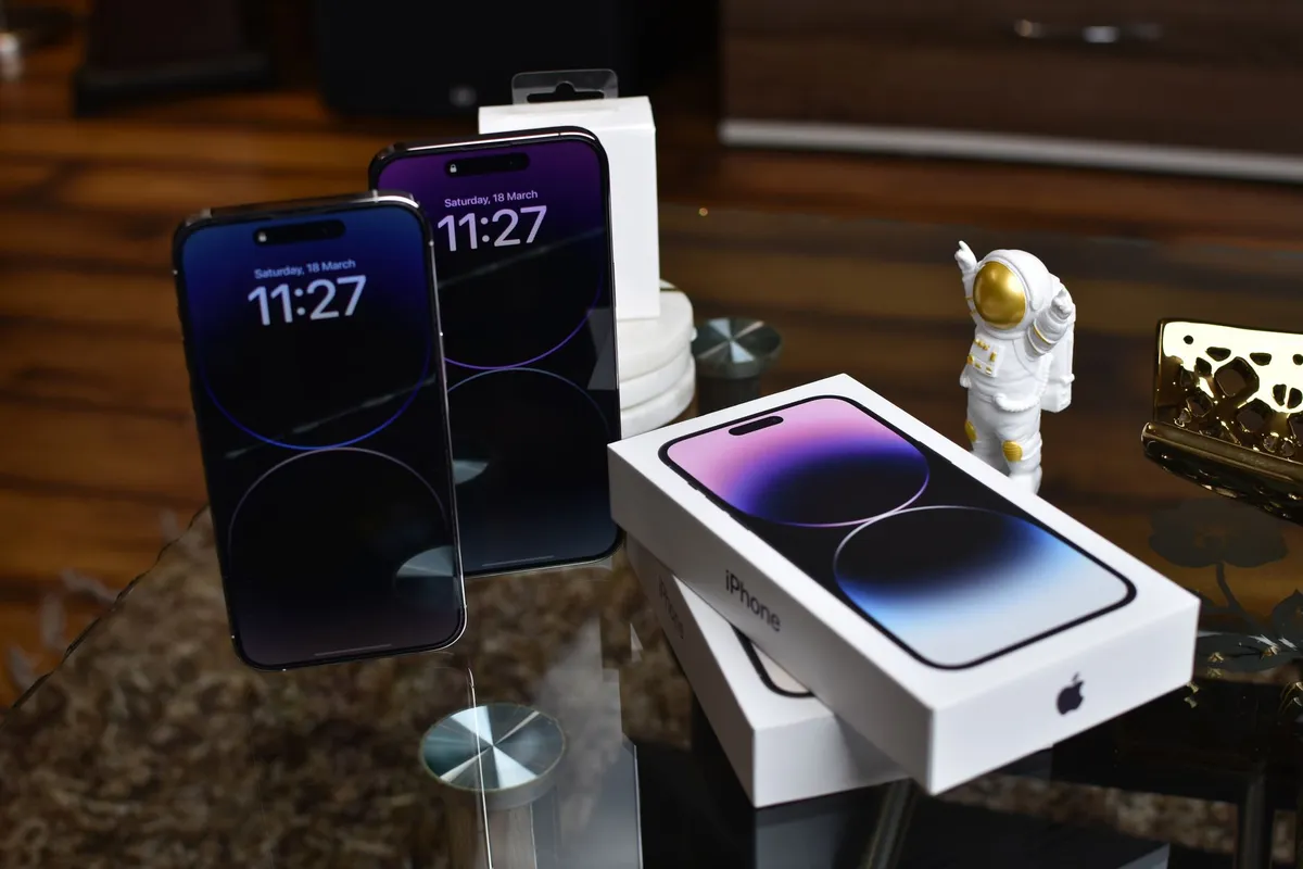 iPhone 14 Plus 128 Go minuit sous AppleCare — photo 1