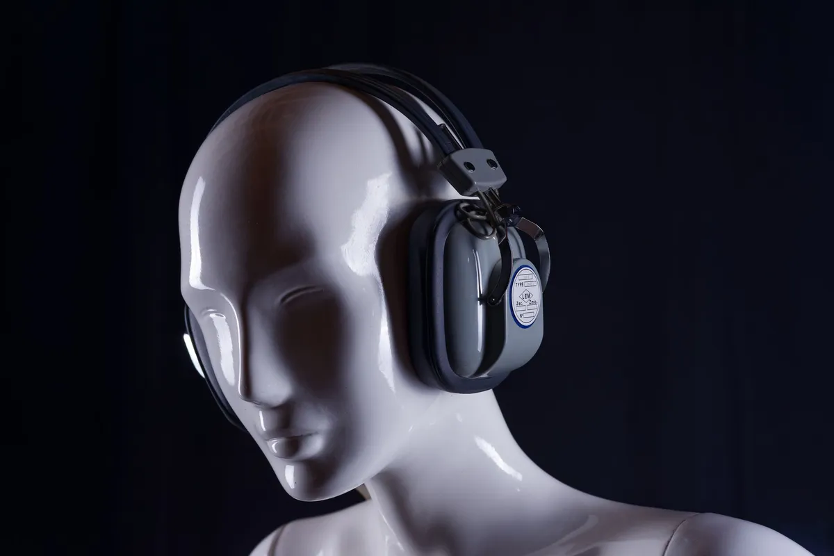 Casque Sony WH-1000XM4 noir – réduction de bruit — photo 1