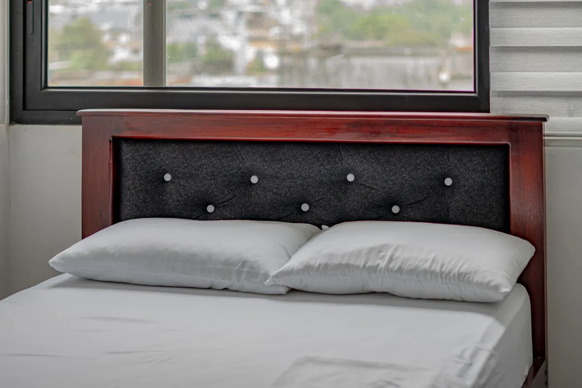 Immo Rhénane – Lit double 160×200 avec sommier et matelas — photo 1