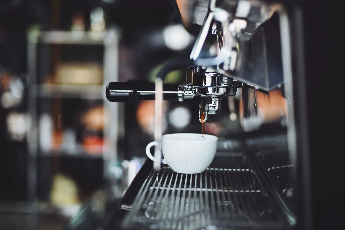 Machine à café Delonghi automatique avec broyeur — photo 1